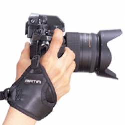 สายรัดข้อมือกล้อง Matin รุ่น M-6742 Grip-II นีโอพรีน สีดำ